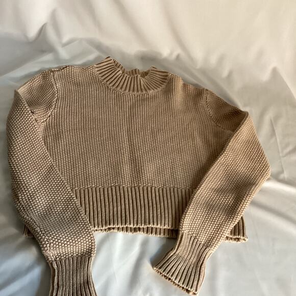 Kendall & Kylie Beige Ribbed Knit Cropped Sweater – Size Small - Picture 3 of 6